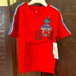 Red graphic tee for boys size 5 from the brand 365 kids!